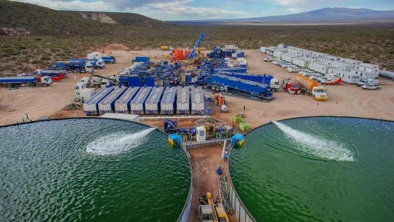 Digital oilfield operation with integrated field equipment and data systems